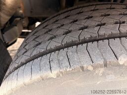 Volvo FM 330 19T FRIGO - CARRIER SUPRA 950MT + LIFT -...