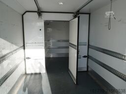 Renault D210 12T / Bitemperature Refrigerator