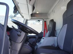 Renault D210 12T / Bitemperature Refrigerator