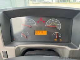 Volvo FL240 / 213.000...KM / Tail Lift / TUV: 10-2026...