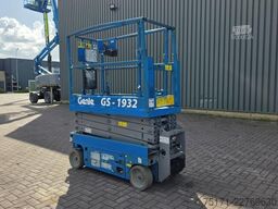 Genie GS1932 Electric, Working Height 7.8 m, 227kg Capac