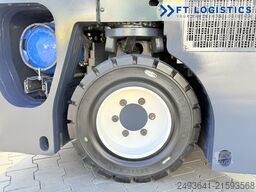 Combilift CB4500 GAS TRIPLEX 6400 FORK POSITIONER