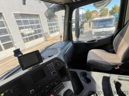 Mercedes-Benz Arocs 3243