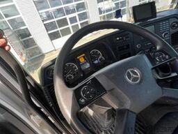 Mercedes-Benz Arocs 3243
