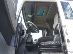 MAN TGX 18.430 / BDF 7.5 m / sleeping cab