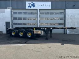 Van Hool 3-ASSIGE OPLEGGER A3C002 20/30 FT ADR trailer.