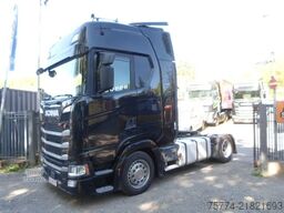 SCANIA S 500/Low Deck mit Auflieger Getränke