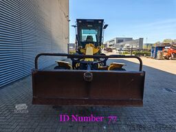 New Holland F 106.6