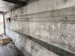 SCHMITZ CARGOBULL 2 Achs Tandem Koffer Durchladesystem LBW defekt