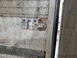 SCHMITZ CARGOBULL 2 Achs Tandem Koffer Durchladesystem LBW defekt