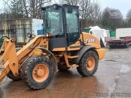 CASE 121 E Radlader