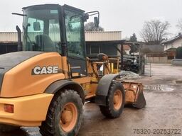 CASE 121 E Radlader