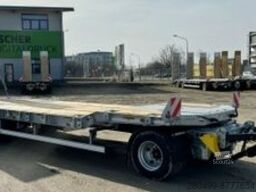Humbaur Humbaur 3-Achser Tieflader Parabelfederung, LED+Zink+Warnp+3mPaket