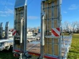 Humbaur Humbaur 3-Achser Tieflader Parabelfederung, LED+Zink+Warnp+3mPaket