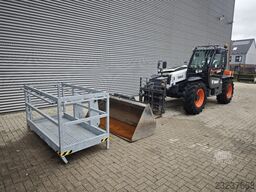 Bobcat T35.105 3 Attechments! Bobcat T35.105 3 Attechments!