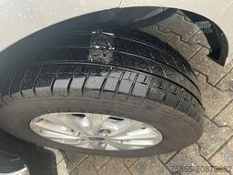 Ford Transit Custom 320 / 2.0 TDCI / L2H1 Limited / ...