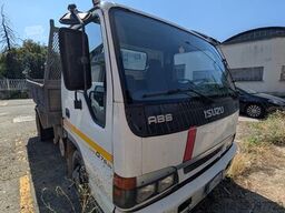 Isuzu NQR 75