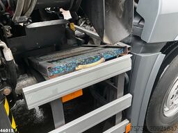 Mercedes-Benz ANTOS 1827 Euro 6 Hiab 14 Tonmeter laadkraan