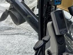Caterpillar 336EL Excavator with Digging Bucket