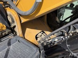 Caterpillar 336EL Excavator with Digging Bucket