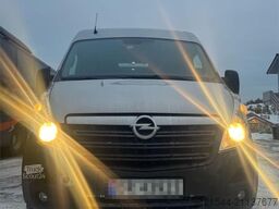 Opel Movano minibus – 17 seats (only approx. 99,000 km)