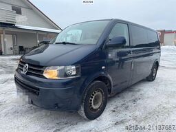 Volkswagen Caravelle – 7 seats with wheelchair lift