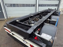 Van Hool 30 ton. Zo goed als nieuw.