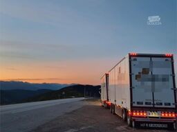 Volvo FH16 16 pallet 6x4 box truck with Onspot tool boxe