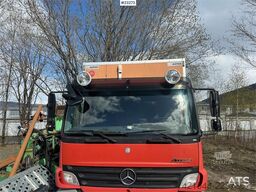 Mercedes-Benz Atego box truck w/ insulated cabinet and interior