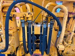 Kobelco K909LC-II + HYDRAULIC SHEAR VTN CL300 (2004)