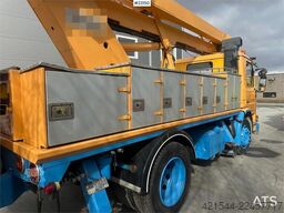 Scania 82m lift truck w/ Simon cara 170 - Must see. WATCH