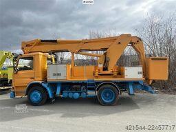 Scania 82m lift truck w/ Simon cara 170 - Must see. WATCH