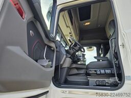 Scania R590 V8 8x2 / HMF 9520 CRANE - JIB - WINCH / TR...