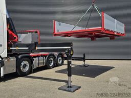 Scania R590 V8 8x2 / HMF 9520 CRANE - JIB - WINCH / TR...