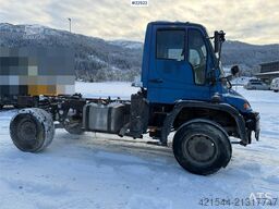 Mercedes-Benz Unimog 4x4 chassis with black license plates