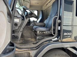 Volvo FM-300 6x2, 8,5 Mtr. Ramp Truck