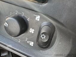 DAF LF 250 Bakwagen Handgeschakeld