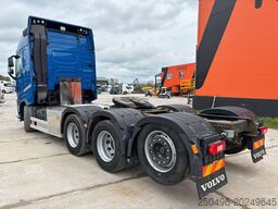 Volvo FH 500 8x4*4 FOR SALE AS CHASSIS / GCW 70 ton /...