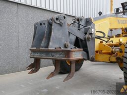 Volvo G720B