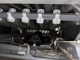 CLAAS Quadrant 5300FC