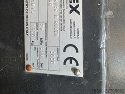 CASE TV 450B Kompaktlader Raupe Fräse Schild
