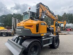 Liebherr A909
