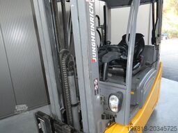 Jungheinrich EFG 220 - 470 DZ
