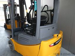 Jungheinrich EFG 220 - 470 DZ