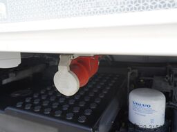 Volvo FH 500 6x2 E6/Schmitz 19 EPAL/steer.axle