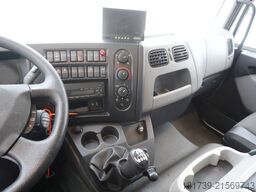 Renault D210 12T / Bitemperature Refrigerator