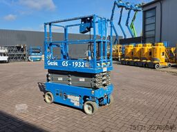 Genie GS1932 Electric, Working Height 7.8 m, 227kg Capac