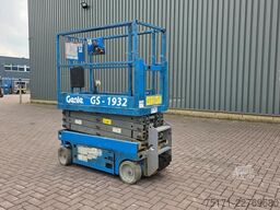 Genie GS1932 Electric, Working Height 7.8 m, 227kg Capac