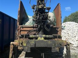  Container w/ Logilift 7.5 t/m crane.