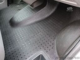 VOLKSWAGEN T5 Transporter Kasten 4Motion/Klima/AHK/FN: 78